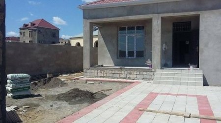 Mehriban Əliyeva qaziyə ev bağışladı