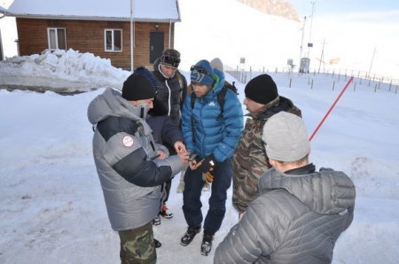 İtkin düşən alpinistlərin qarşılaşdıqları təhlükələr