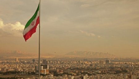 İran orta məktəblərdə ingilis dilinin tədrisini qadağan etdi