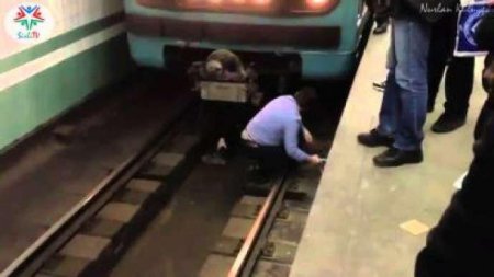 Bakı metrosunda intihar: Gəncə sakini özünü qatarın altına atdı