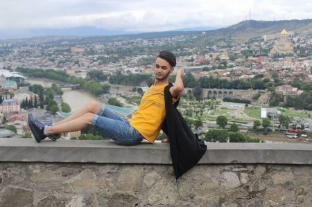 Bakı metrosunda intihar edən gəncin görüntüləri yayıldı