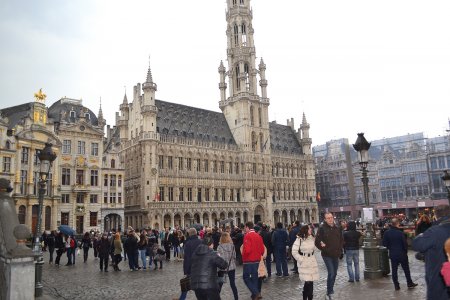 Brüsseldə ictimai nəqliyyat dayandı
