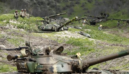“Spike” sınıq-salxaq T-72 tankını partladanda necə qaçıb canını qurtarmalı...