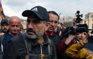 Ermənistanda inqilab: etiraz aksiyaları davam etdiriləcək