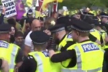 Londonda Türkiyə prezidentinin karvanına hücum: Polis müdaxilə etdi