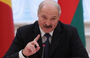 Lukaşenko yenə Moskvaya qarşı bunt qaldırdı