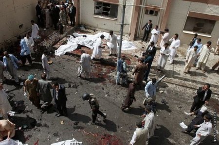 Pakistanda terror dalğası: 128 ölü