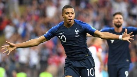 DÇ-2018: Fransa millisi ikinci dəfə dünya çempionu oldu