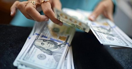 Azərbaycan bankları dollar satışına limit qoyublar?