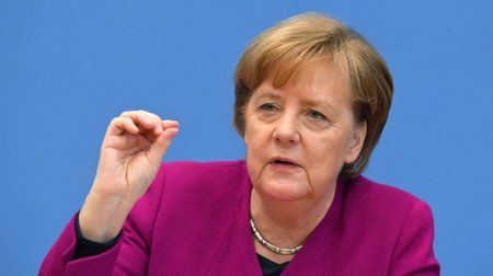 Merkel: Bizə iqtisadiyyatı güclü Türkiyə lazımdır