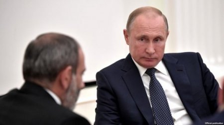 Putinin köməkçisi: “Rusiyanın Ermənistana çox sualı var”