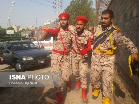 İranda hərbi paradda terror aktı