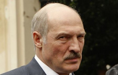 Lukaşenko Putinlə danışıqları ağır adlandırdı