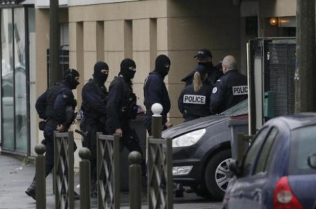 Fransa İran kəşfiyyatının hesablarını dondurdu