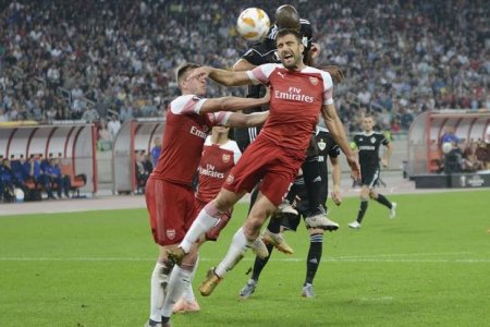 “Arsenal”ın təcrübəli futbolçusu: “Qarabağ”la oyunda bəxtimiz gətirdi