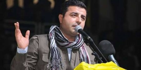 Avropa Türkiyədən kürd partiya liderini azadlığa buraxmağı tələb edir