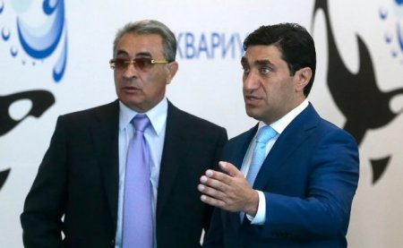 Azərbaycanlı milyarderlər kütləvi etirazla qarşılaşdı