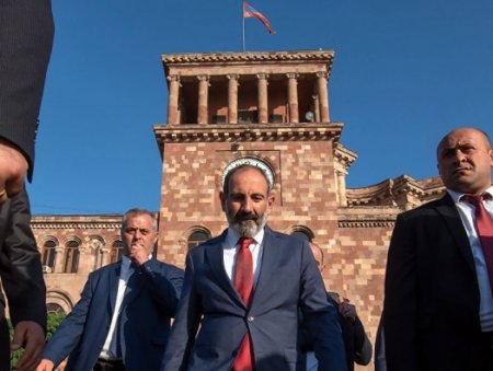 Ermənistanda səslərin 20%-i hesablandı: Paşinyanın bloku mütləq qalibdir