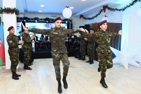 Mehriban Əliyeva DTX-nin hərbi hissəsində keçirilən bayram tədbirində