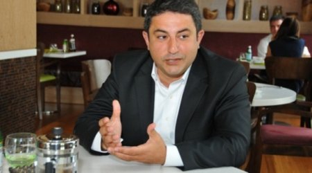 İlham Əliyevin Davosdakı görüşünə qatılan Samir Süleymanov kimdir?