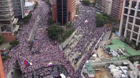 Venesuelada Maduronun sonu çatdı?