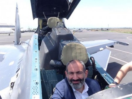 Rusiya Ermənistana Su-30SM qırıcıları satır